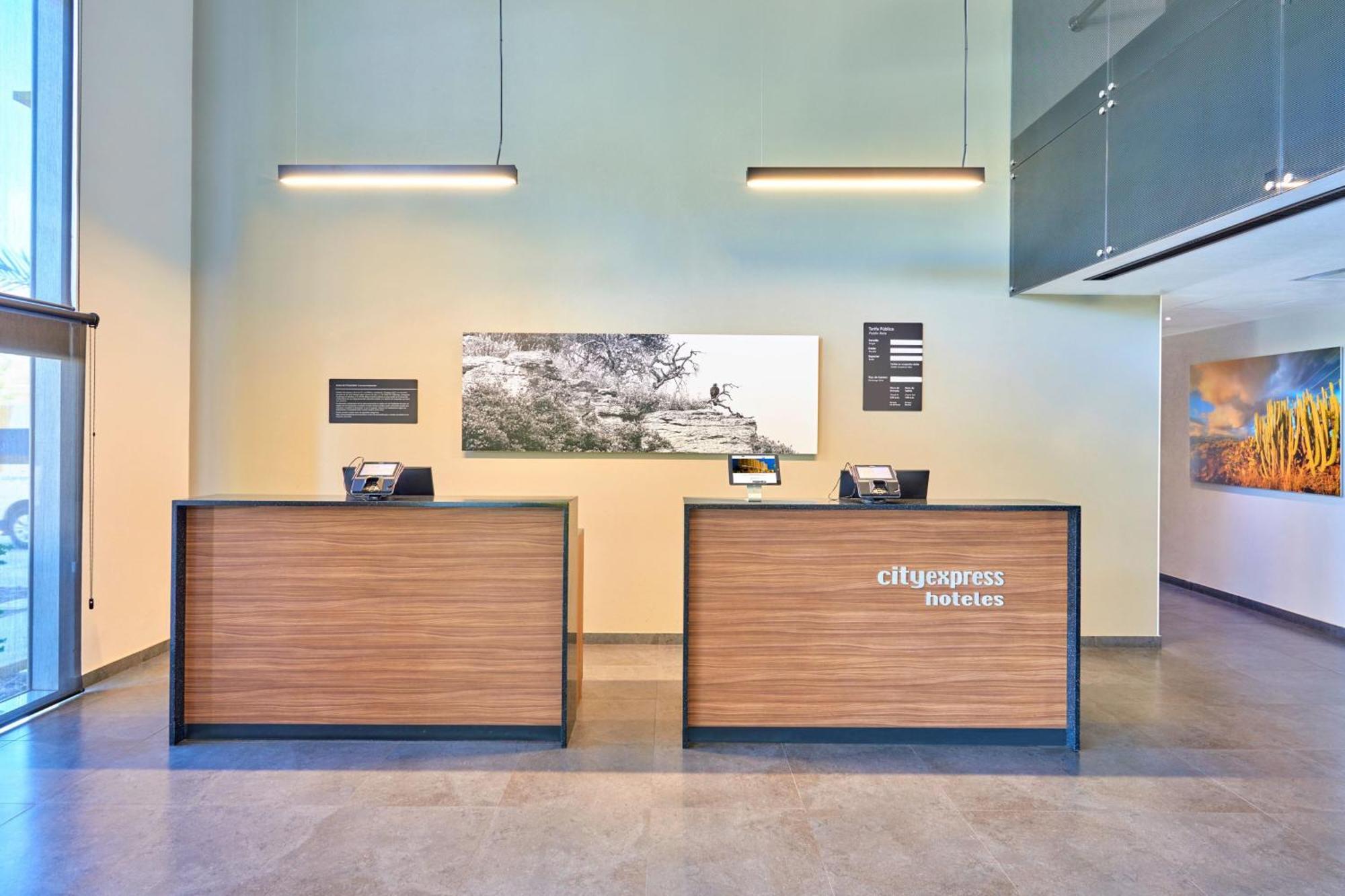 City Express By Marriott Comitan Екстер'єр фото